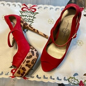 Women’s 5 1/2in heels, Red with leopard heel n platform, size 7B